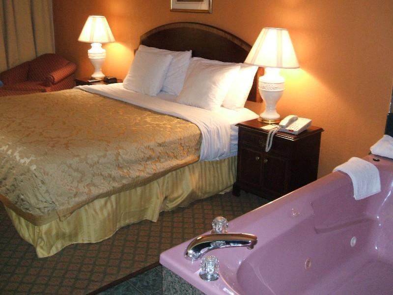 A Victory Inn - West Dearborn Dearborn Heights Room photo