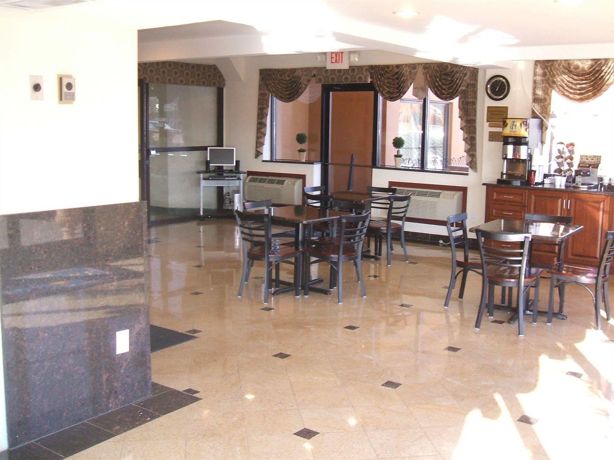 A Victory Inn - West Dearborn Dearborn Heights Exterior photo
